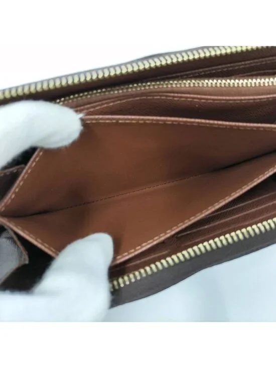 Louis Vuitton Zippy Wallet Monogram - Picture 8 of 10
